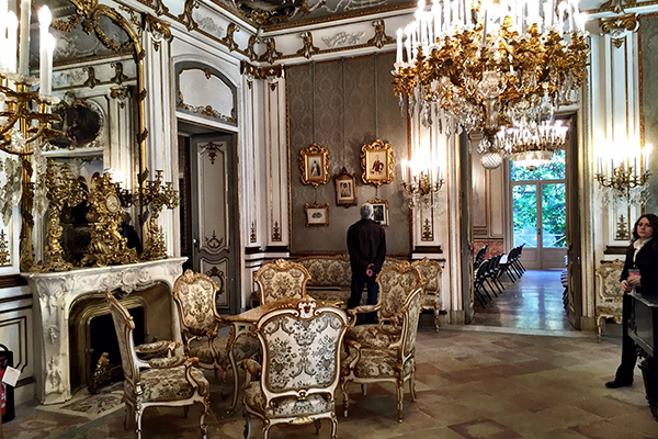 Interni villa Pignatelli Napoli